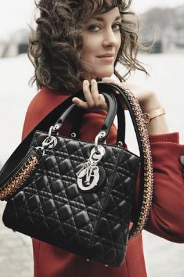 Марион Котийяр в рекламной кампании Dior осень-2016 (65471.Marion Cotillard.V.Reklamnoy.Kampanii.Christian.Dior_.b.jpg)
